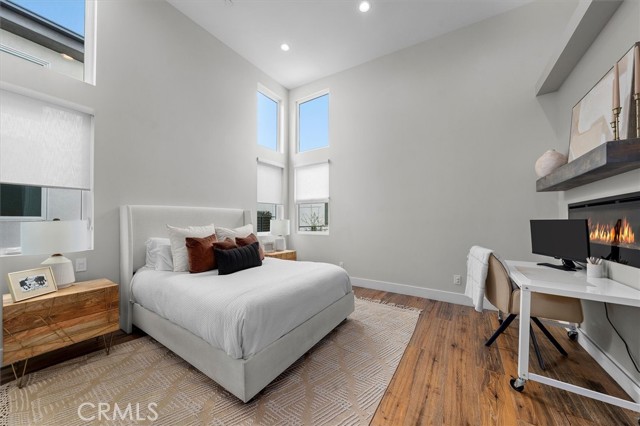 Detail Gallery Image 11 of 36 For 2713 Carnegie Ln #B,  Redondo Beach,  CA 90278 - 5 Beds | 4 Baths