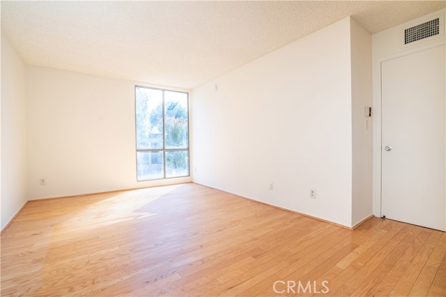 Detail Gallery Image 14 of 24 For 8601 International Ave #228,  Canoga Park,  CA 91304 - 2 Beds | 1 Baths