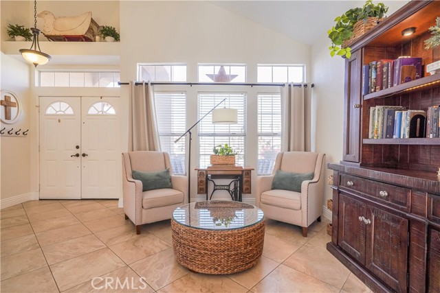 Detail Gallery Image 4 of 32 For 12206 San Ysidro St., Victorville,  CA 92392 - 4 Beds | 3 Baths