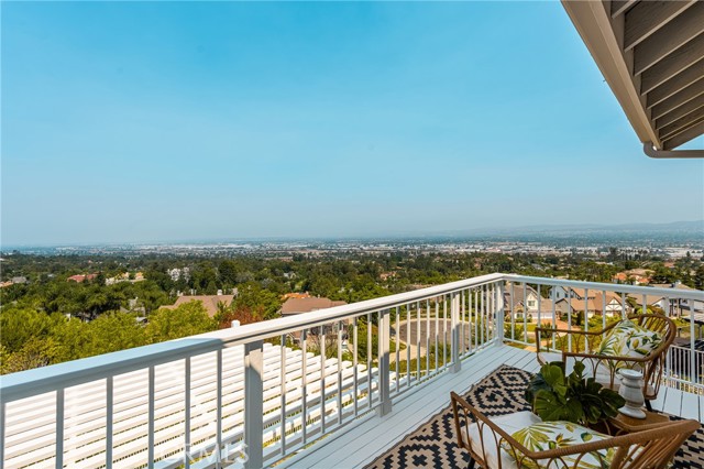 580 S Londerry Ln, Anaheim Hills CA: https://media.crmls.org/medias/ddd013a6-bbbe-45d1-9485-a4ba6bef3567.jpg