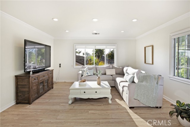 Detail Gallery Image 32 of 51 For 9122 Gainford St, Downey,  CA 90240 - 5 Beds | 4 Baths