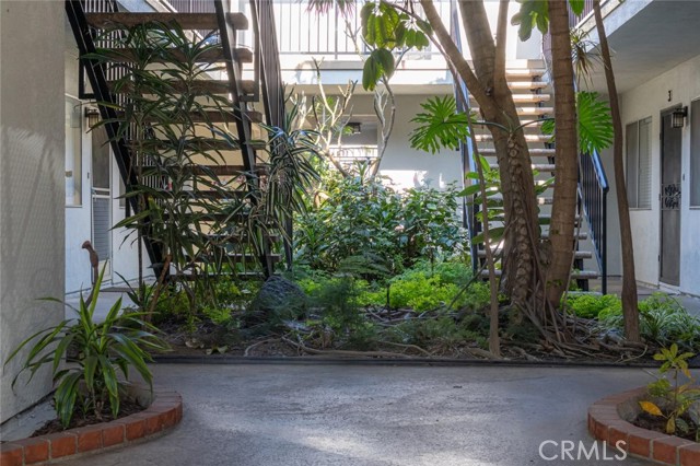 Detail Gallery Image 42 of 46 For 3045 E Theresa #8,  Long Beach,  CA 90814 - 1 Beds | 1 Baths