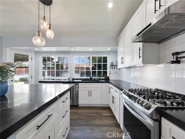 Detail Gallery Image 8 of 27 For 27936 Beacon, Castaic,  CA 91384 - 3 Beds | 2 Baths