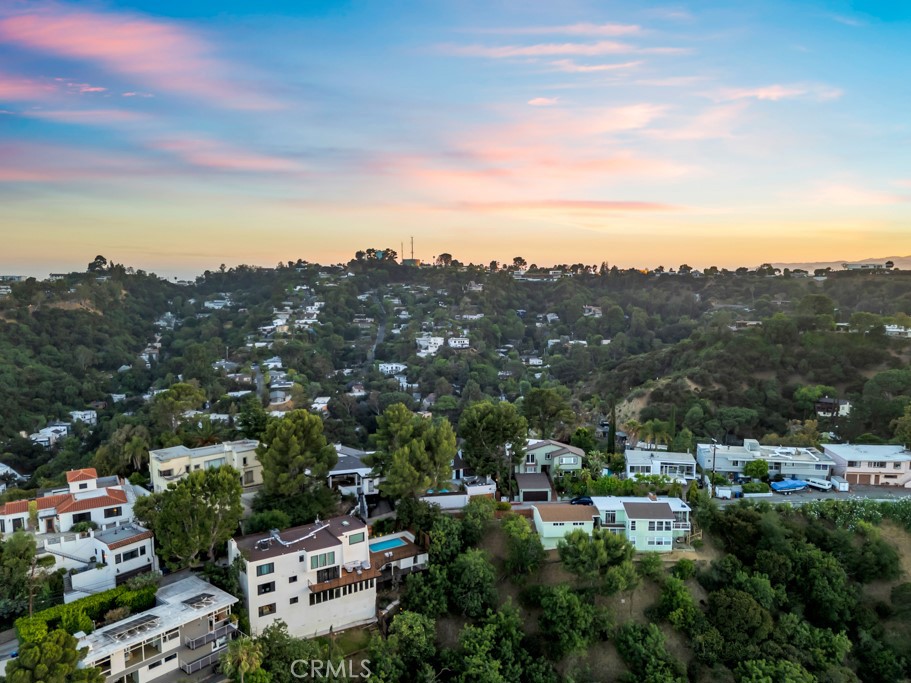 https://media.crmls.org/medias/ddd1fcbf-dde5-4d9e-a246-89871063c878.jpg?preset=X-Large