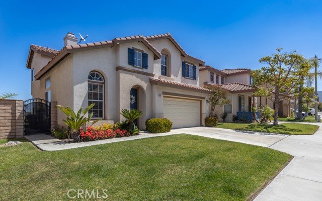 Detail Gallery Image 1 of 28 For 8775 E Wiley Way, Anaheim Hills,  CA 92808 - 4 Beds | 2/1 Baths