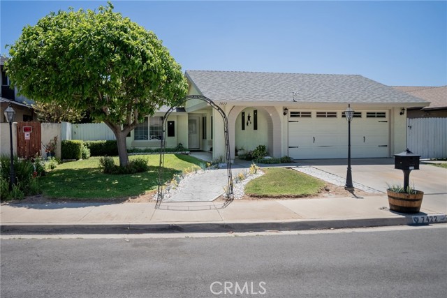 Detail Gallery Image 4 of 23 For 7422 Candle Light Dr, Jurupa Valley,  CA 92509 - 4 Beds | 2 Baths
