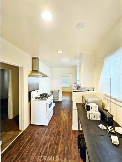 Detail Gallery Image 14 of 25 For 3726 Lee St, Los Angeles,  CA 90023 - 2 Beds | 1 Baths