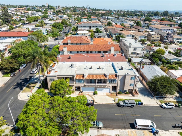 1078 W 10th Street, San Pedro CA: https://media.crmls.org/medias/ddd3ca2c-6555-4152-8392-341d53be7216.jpg