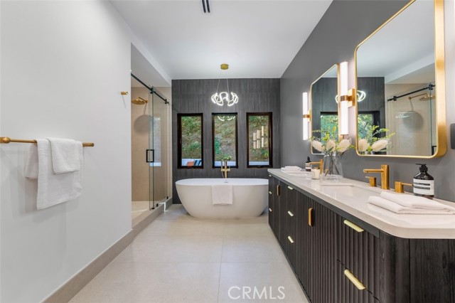 5019 Donna Avenue, Tarzana CA: https://media.crmls.org/medias/ddd4b183-d84b-4659-905d-f29fe6956558.jpg