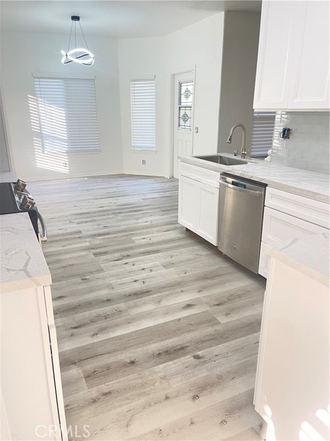 Detail Gallery Image 4 of 37 For 29641 Vacation Dr, Canyon Lake,  CA 92587 - 4 Beds | 3/1 Baths