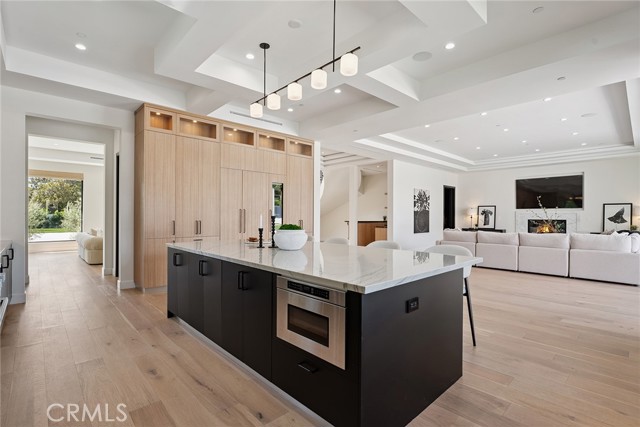 Detail Gallery Image 22 of 74 For 13807 Magnolia Bld, Sherman Oaks,  CA 91423 - 5 Beds | 4/1 Baths
