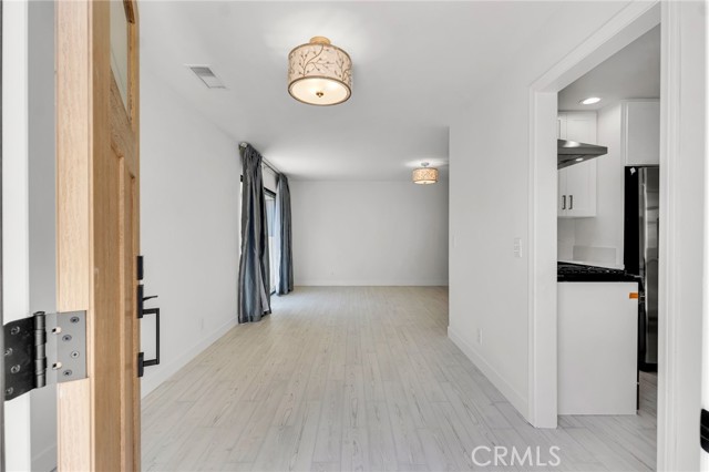 221 Acacia Lane, Newbury Park CA: https://media.crmls.org/medias/ddd5ea8e-a7f5-4e24-bcde-9561c90725d6.jpg