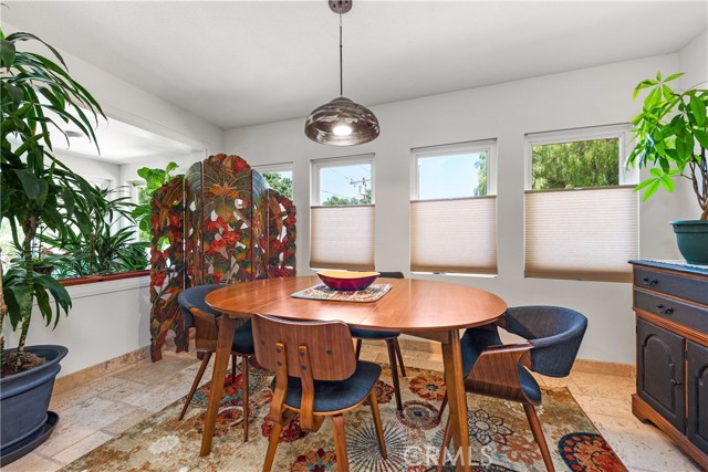 5893 Oak Knolls Road, Simi Valley CA: https://media.crmls.org/medias/ddd6c383-cd14-40c6-91ea-afddb07368c9.jpg