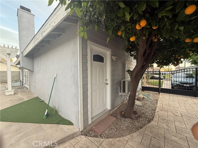 Detail Gallery Image 4 of 18 For 16823 Simonds, Granada Hills,  CA 91344 - 1 Beds | 1 Baths