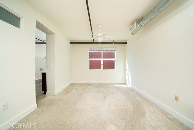 937 E Santa Ana Boulevard, Santa Ana CA: https://media.crmls.org/medias/ddd6edb9-70a0-48c5-920a-fbf2cecce553.jpg