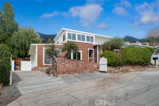 2423 Rockdell Street, La Crescenta CA: https://media.crmls.org/medias/ddd701fa-4b15-4efa-a208-301ff172b9ef.jpg