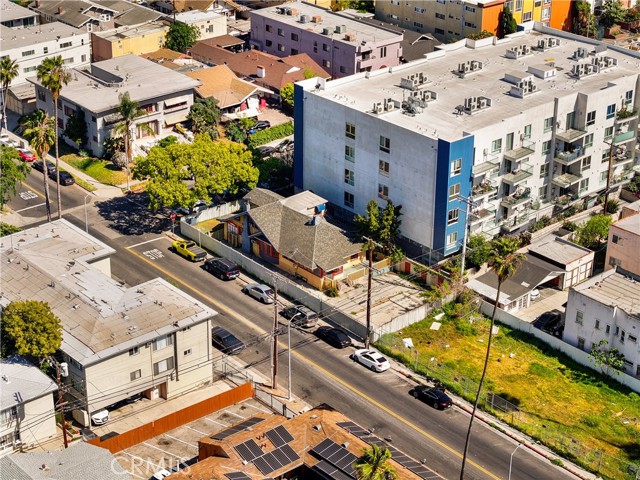 101 S. MARIPOSA AVE, Los Angeles CA: https://media.crmls.org/medias/ddd741f0-5f06-4796-90c3-22e7349b34ad.jpg