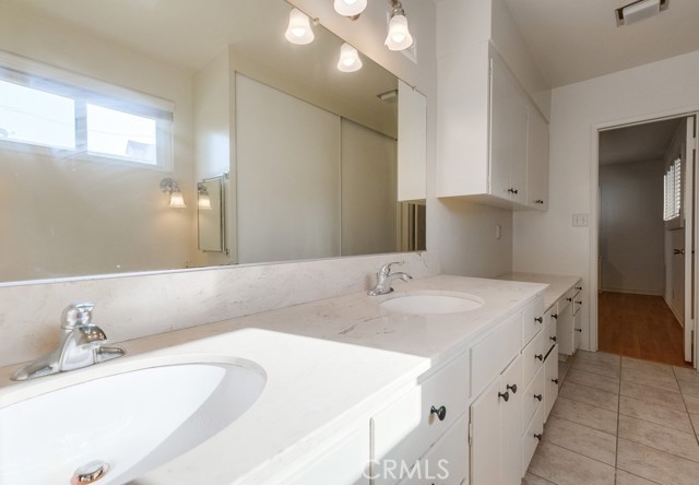 Detail Gallery Image 47 of 57 For 295 Glendora Ave, Long Beach,  CA 90803 - 2 Beds | 2 Baths