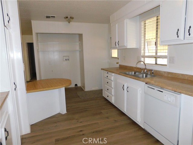 2230 Lake Park Drive, San Jacinto CA: https://media.crmls.org/medias/ddd83bfb-41c9-4226-89f5-0370191d9536.jpg