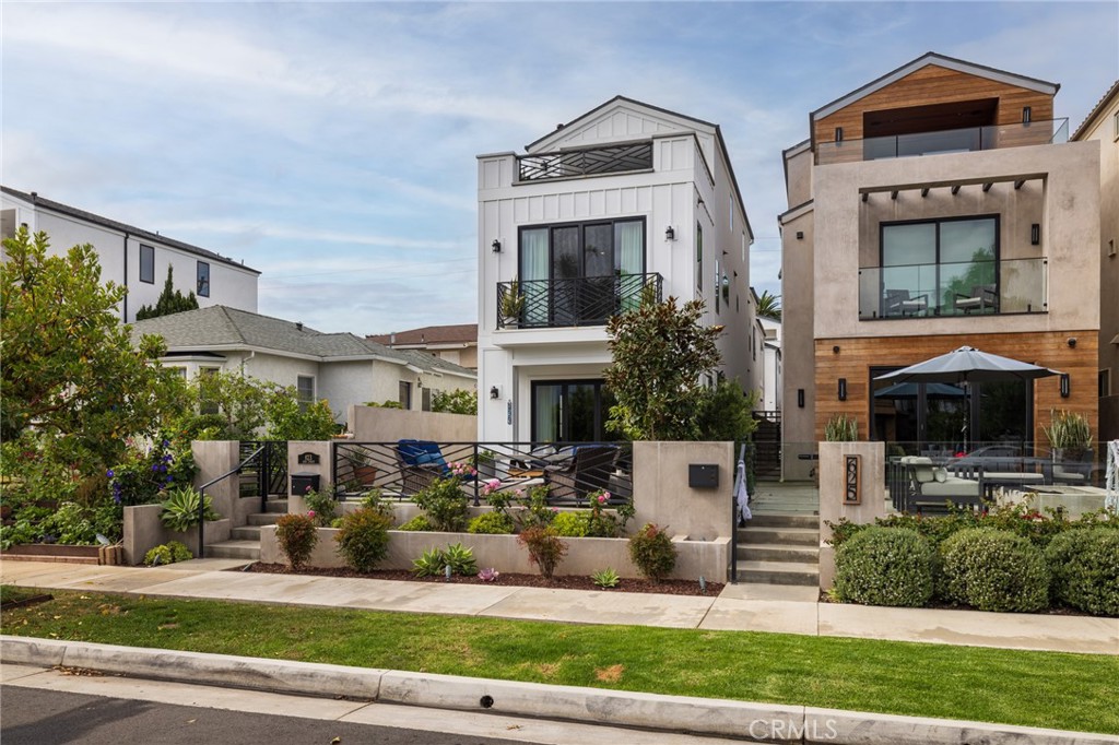 623 13th Street, Huntington Beach, CA 92648