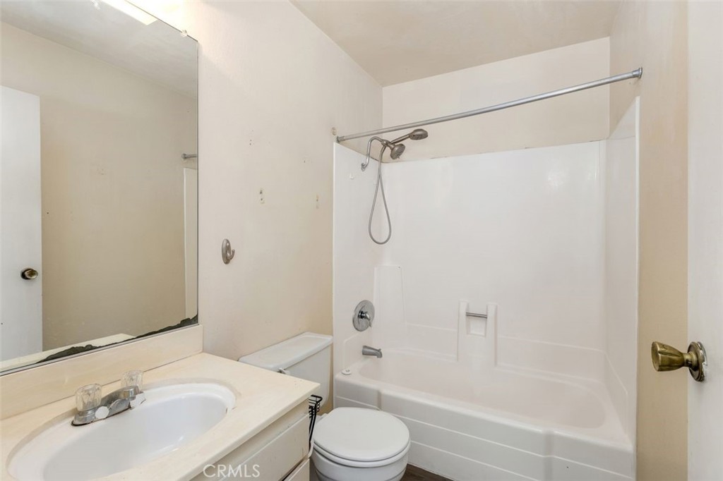 MLS #OC25182149 img 16