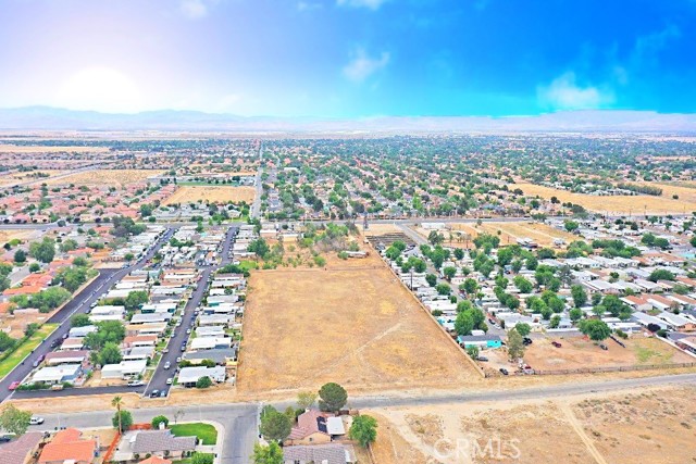 45463 17th E Street, Lancaster CA: https://media.crmls.org/medias/ddd8cb48-dace-4db9-99f2-bb3ac901a43e.jpg