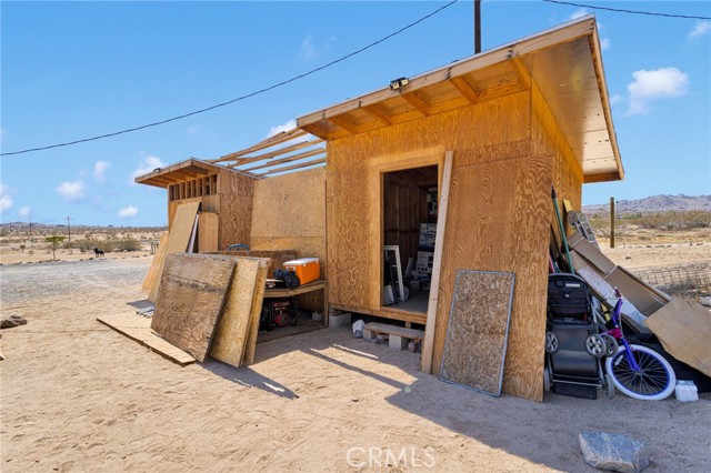 5924 Old Woman Springs Road, Johnson Valley CA: https://media.crmls.org/medias/ddd8cd71-2dc6-4ddb-9fc1-a9bc30a039da.jpg