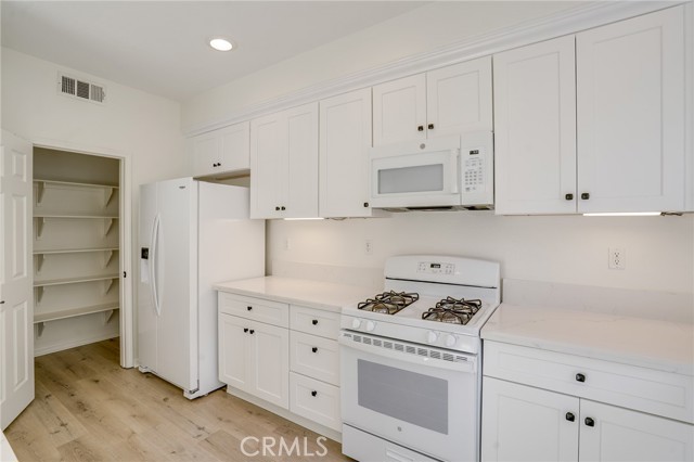 Detail Gallery Image 15 of 52 For 33580 Willow Haven #102,  Murrieta,  CA 92563 - 3 Beds | 2/1 Baths