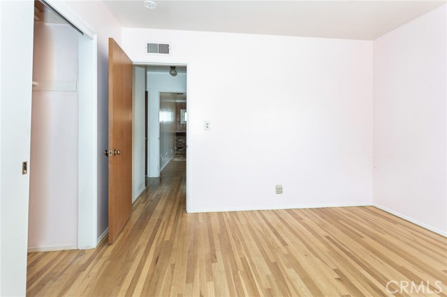 10436 Columbus Avenue photo 25