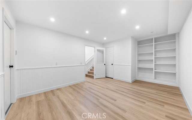 https://media.crmls.org/medias/ddd9e673-6b35-49e8-abce-32d4e51d9c10.jpg?preset=X-Large