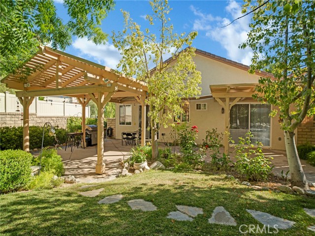 Detail Gallery Image 34 of 44 For 21103 Cross Creek Dr, Saugus,  CA 91350 - 3 Beds | 3 Baths