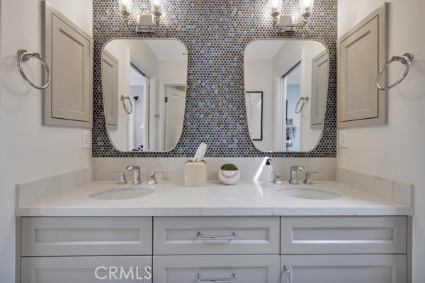 2001 Agnes Rd, Manhattan Beach, California 90266, 5 Bedrooms Bedrooms, ,4 BathroomsBathrooms,Residential,For Sale,Agnes Rd,SB25239453