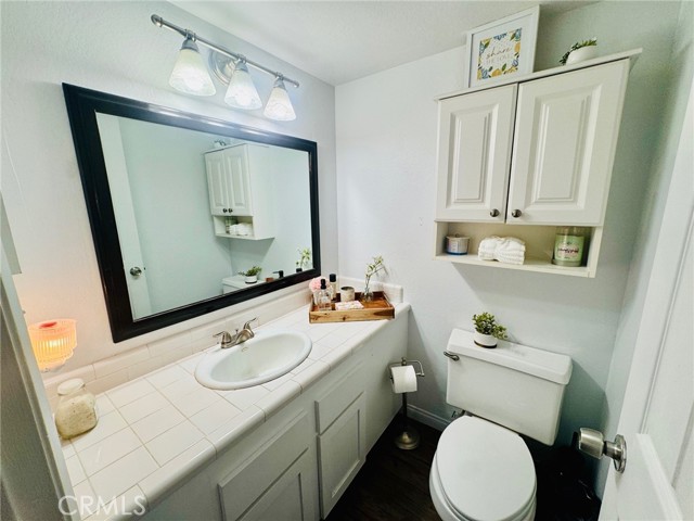 Detail Gallery Image 8 of 28 For 5308 Eastridge Ct, Bakersfield,  CA 93306 - 3 Beds | 2/1 Baths