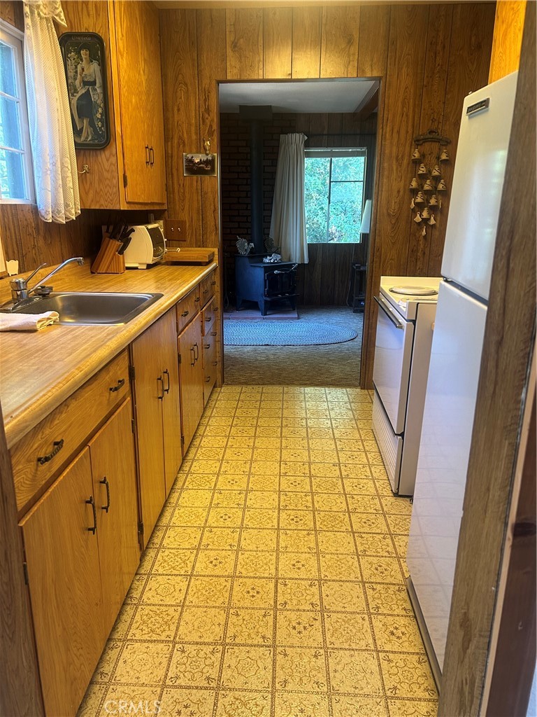 https://media.crmls.org/medias/dddb8e21-18dd-4087-a001-d6d40ea46b8a.jpg?preset=X-Large