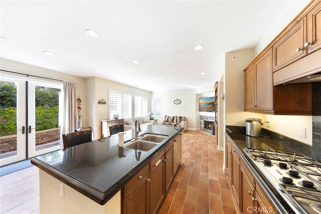 MLS #OC25172072 img 16