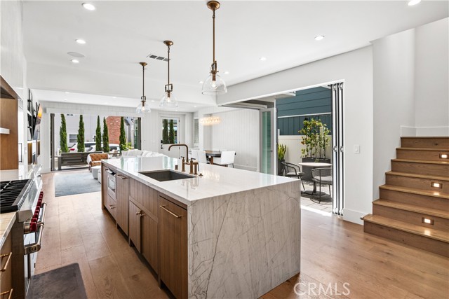 Detail Gallery Image 5 of 36 For 211 Topaz Ave, Newport Beach,  CA 92662 - 3 Beds | 3/1 Baths