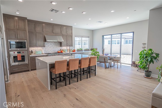 27871 Screenplay Place, Valencia CA: https://media.crmls.org/medias/dddd1b57-c6cf-46ac-a0fa-909c6699af98.jpg