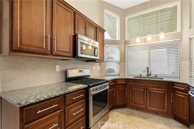 Detail Gallery Image 12 of 36 For 30396 Danube Ct, Temecula,  CA 92591 - 4 Beds | 2 Baths