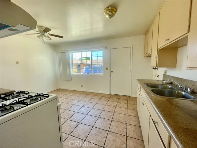 Detail Gallery Image 6 of 11 For 510 S Vine Ave a,  Ontario,  CA 91762 - 2 Beds | 1 Baths