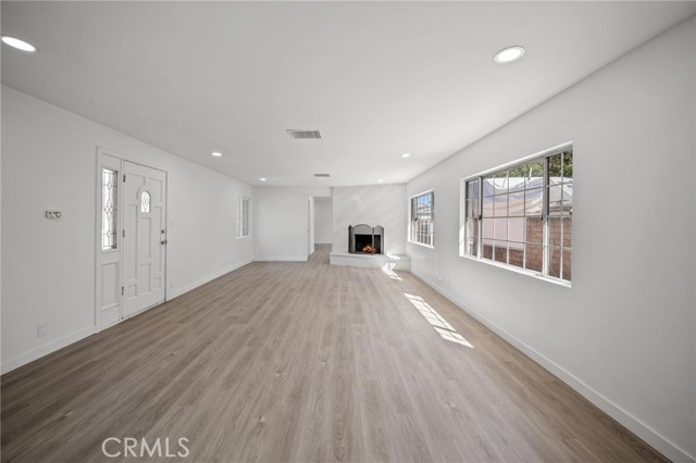 Detail Gallery Image 35 of 42 For 7445 Balcom Ave, Reseda,  CA 91335 - 4 Beds | 2 Baths