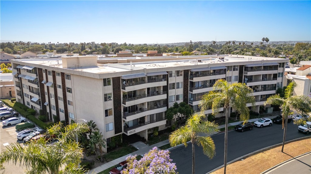 4505 California #402