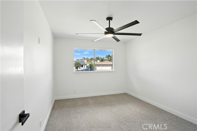 23825 N Canyon Lake Drive, Canyon Lake CA: https://media.crmls.org/medias/dddf58f2-b589-4a77-928f-4e569d90d175.jpg