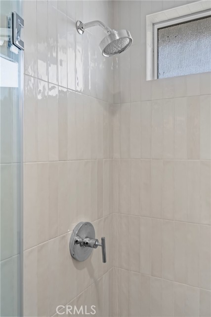 404 Hermosa Avenue, Hermosa Beach CA: https://media.crmls.org/medias/dde0be6b-71ac-4c8b-bb0b-f3ae2758b8ea.jpg
