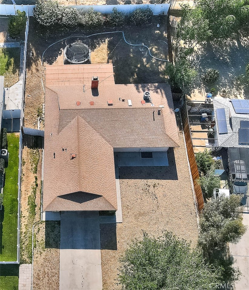 https://media.crmls.org/medias/dde120f9-b840-4682-81a1-359ce88f8fad.jpg?preset=X-Large