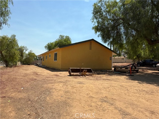 17260 Pfeifer Way, Perris CA: https://media.crmls.org/medias/dde1ed4b-4b12-4ea8-ac5c-30718584923e.jpg