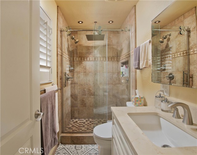 1546 Deodora Street photo 11