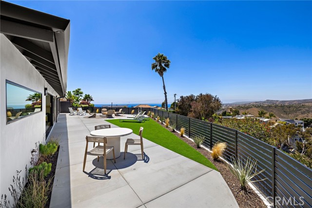 820 Calle Mendoza, San Clemente CA: https://media.crmls.org/medias/dde2108d-384e-4c9c-98dd-ebc1ad75a041.jpg