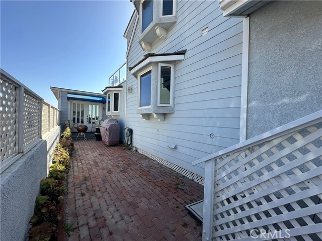 16685 S Pacific Avenue, Sunset Beach CA: https://media.crmls.org/medias/dde21c3a-8620-4622-be46-7bfd27cec8c6.jpg
