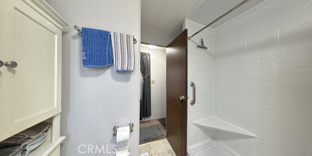Detail Gallery Image 17 of 23 For 4915 Holly Ave, Long Beach,  CA 90805 - 1 Beds | 1 Baths