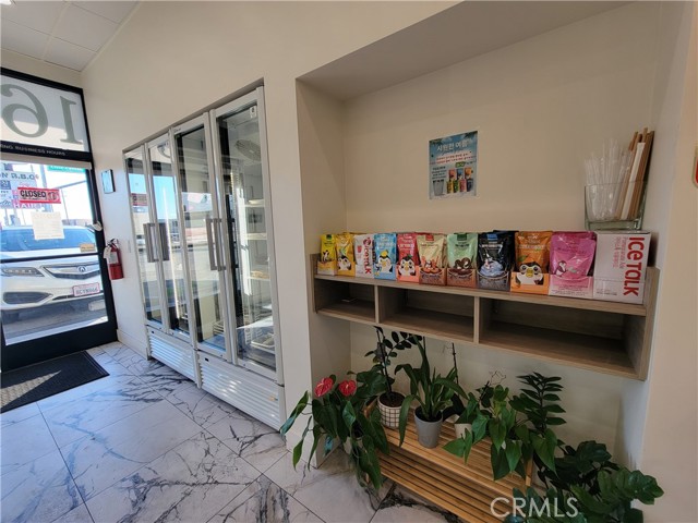 16320 S Western Avenue, Gardena CA: https://media.crmls.org/medias/dde340d0-8c67-42cb-9ba0-eddfc46b1a58.jpg
